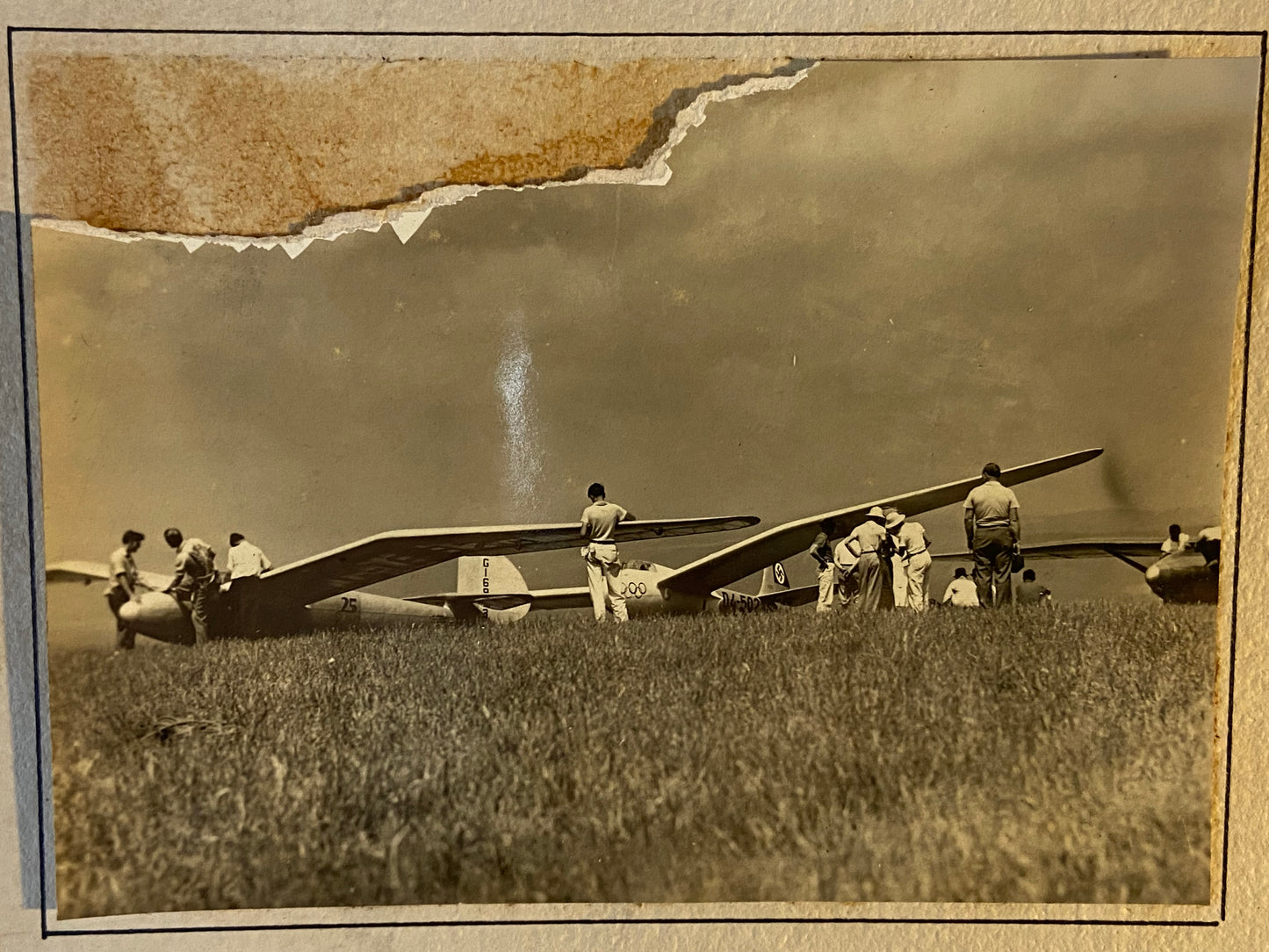 Alternate view of Vintage 1937 Elmira Eighth Soaring Meet Photo Collage – Gliders, Vintage Cars & Historic Aviation Moments (File: F11F11IMG_1728.JPG)