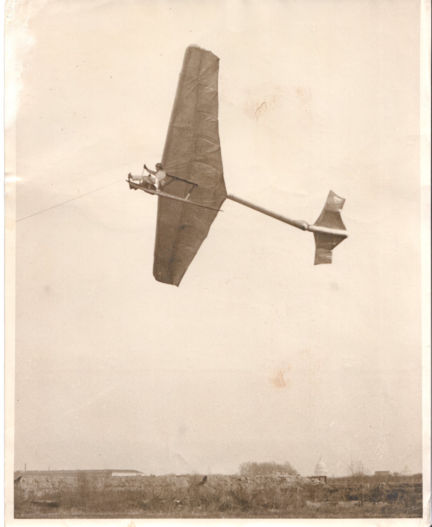 Historic photograph of a featherweight glider aircraft in flight - Image: Folder12-1