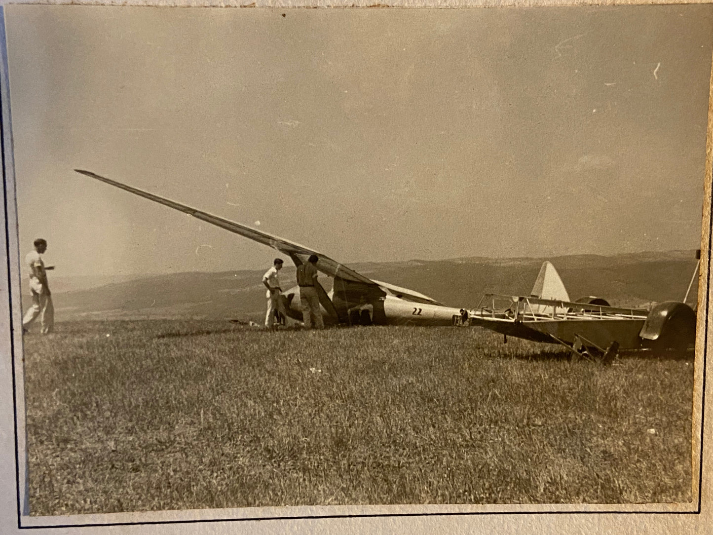 Alternate view of Vintage 1937 Elmira Eighth Soaring Meet Photo Collage – Gliders, Vintage Cars & Historic Aviation Moments (File: F11F11IMG_1735.JPG)