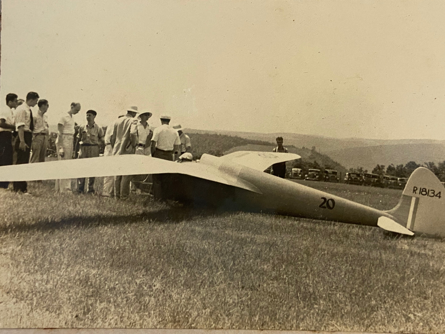 Alternate view of Vintage 1937 Elmira Eighth Soaring Meet Photo Collage – Gliders, Vintage Cars & Historic Aviation Moments (File: F11F11IMG_1737.JPG)