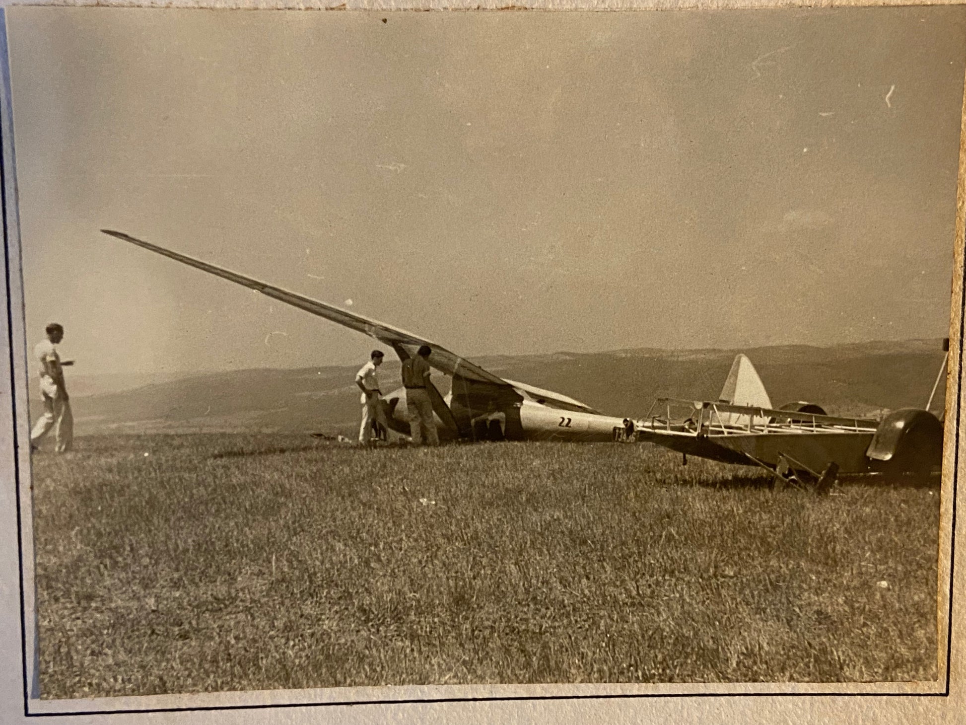 Alternate view of Vintage 1937 Elmira Eighth Soaring Meet Photo Collage – Gliders, Vintage Cars & Historic Aviation Moments (File: F11F11IMG_1735.JPG)